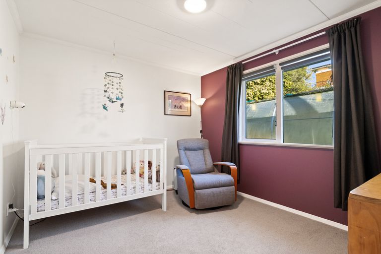 Photo of property in 5 Elwyn Crescent, Green Island, Dunedin, 9018