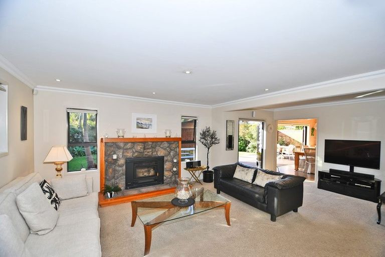 Photo of property in 2 Wonderview Road, Leigh, 0985