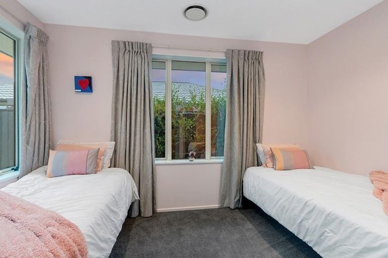 Photo of property in 1 Caleb Place, Northwood, Christchurch, 8051