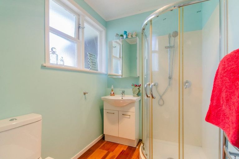 Photo of property in 9 Titoki Avenue, Mangere Bridge, Auckland, 2022