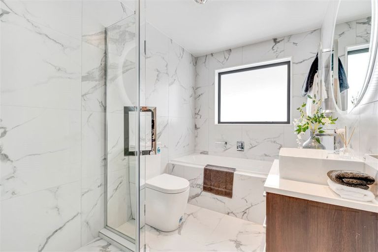 Photo of property in 51 Hikuawa Road, Flat Bush, Auckland, 2019