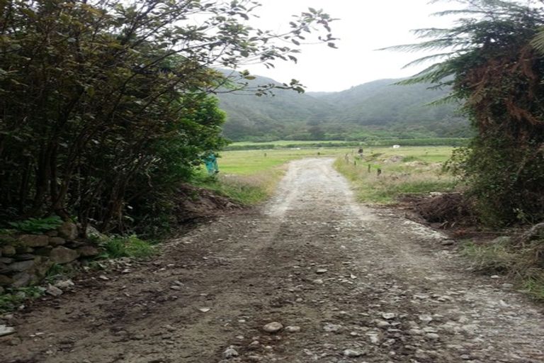 Photo of property in 24 Warren Road, Barrytown, Greymouth, 7873