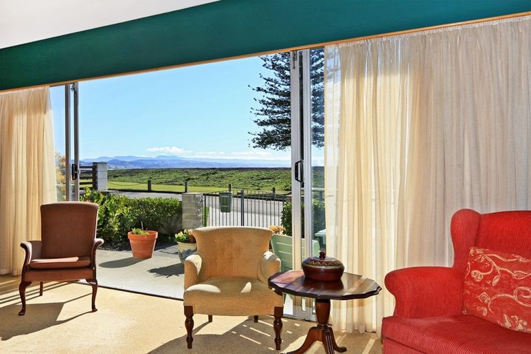 Photo of property in 10 North Terrace, Westshore, Napier, 4110