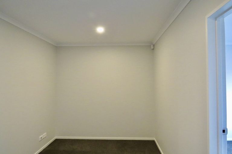 Photo of property in 49 O'meara Street, Swanson, Auckland, 0614