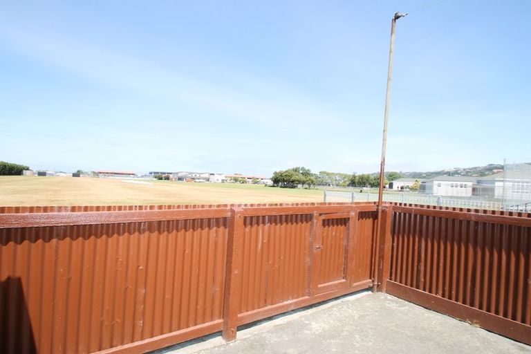 Photo of property in 203 Macandrew Road, South Dunedin, Dunedin, 9012