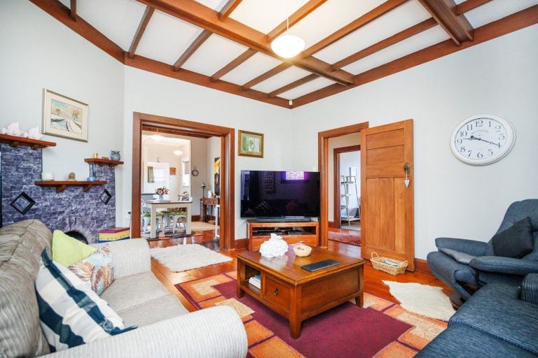 Photo of property in 8 Burns Avenue, Takaro, Palmerston North, 4412