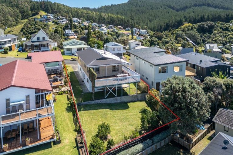 Photo of property in 107 Titiro Place, Onemana, Whangamata, 3691