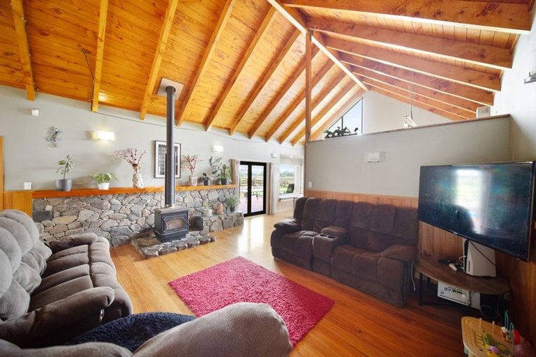 Photo of property in 22 Falls Road, Hunua, Papakura, 2583