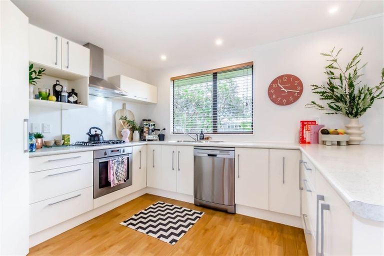 Photo of property in 39 Waimea Road, Waikanae Beach, Waikanae, 5036