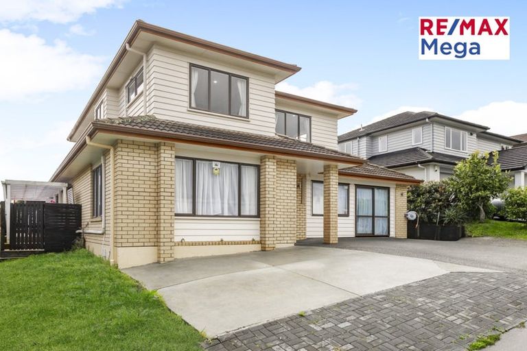 Photo of property in 10 Terrasini Drive, Flat Bush, Auckland, 2019