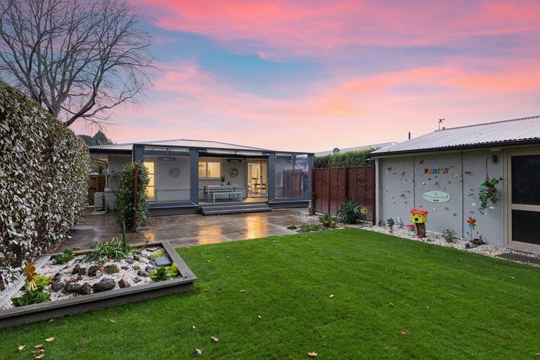 Photo of property in 12 Remuera Avenue, Cashmere, Christchurch, 8022