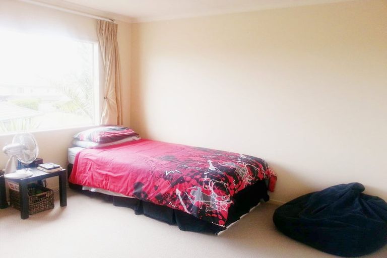 Photo of property in 4 Tsar Court, Flat Bush, Auckland, 2016