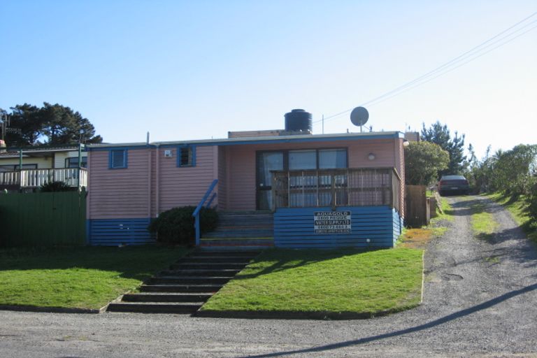 Photo of property in 610 Waitarere Beach Road, Waitarere Beach, Levin, 5510