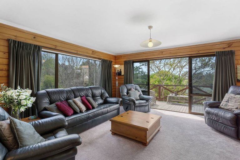 Photo of property in 30 Lastel Place, Shelly Park, Auckland, 2014