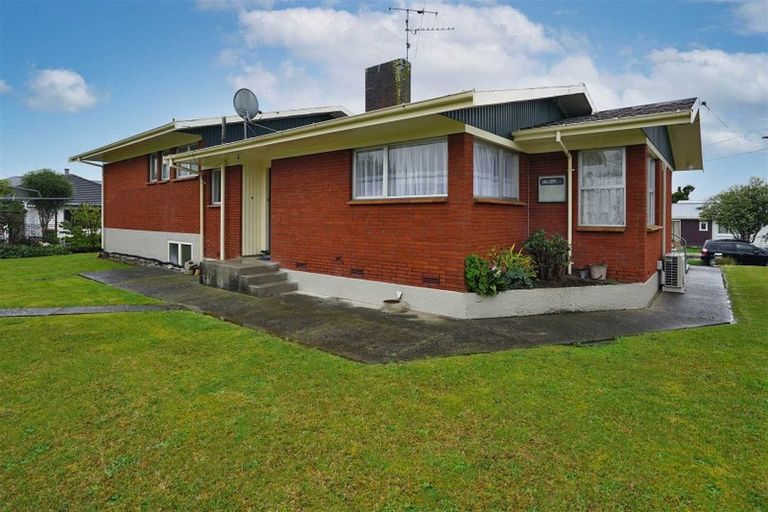 Photo of property in 6 Stewart Place, Melville, Hamilton, 3206