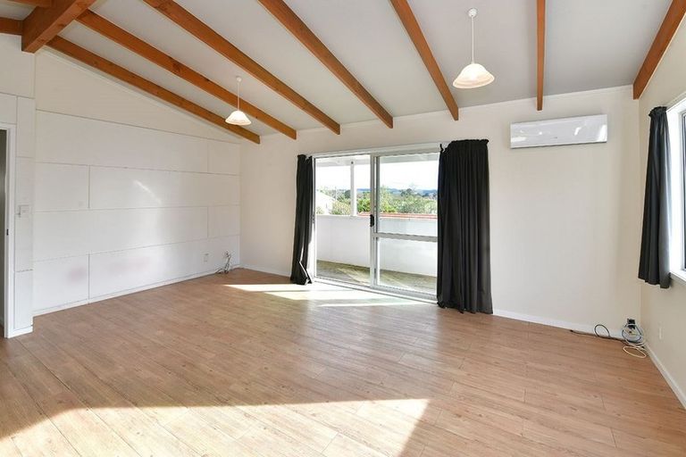 Photo of property in 4a St James Avenue, Helensville, 0800