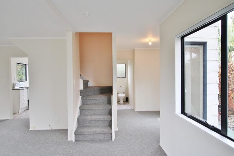 Photo of property in 23/24 Beswick Place, Birkdale, Auckland, 0626