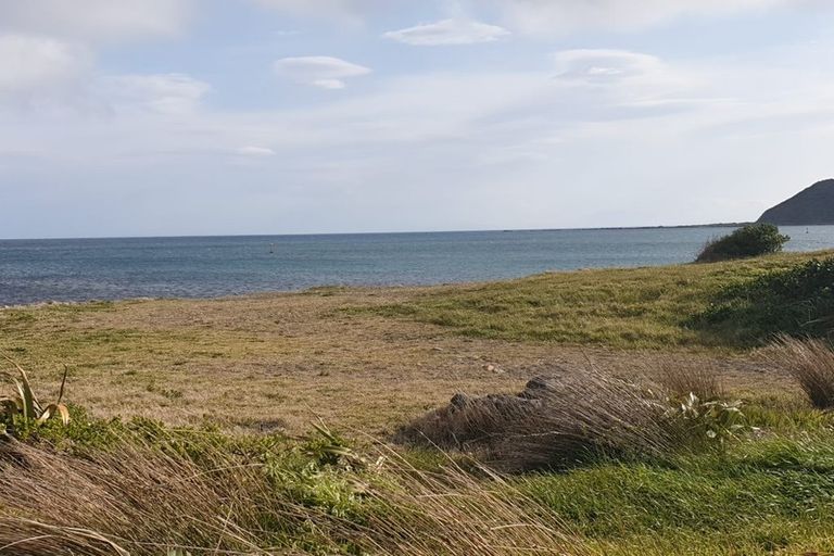 Photo of property in 36 Moa Point Road, Moa Point, Wellington, 6022