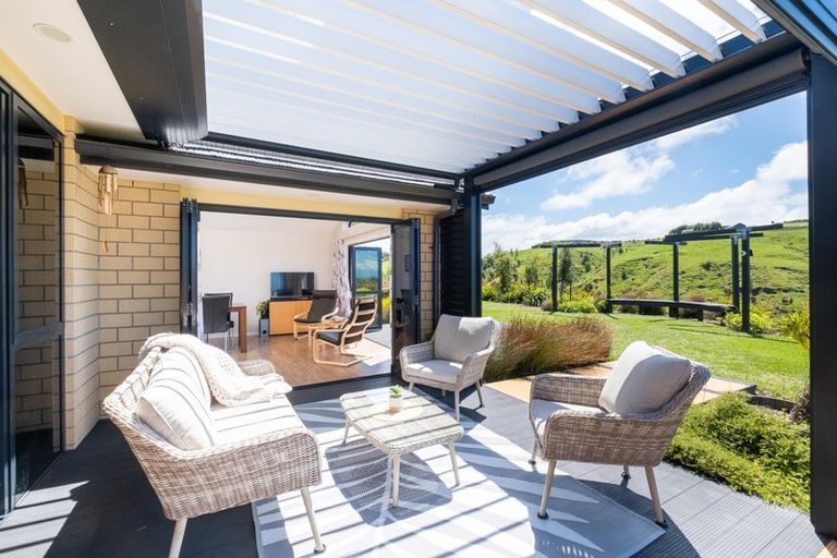 Photo of property in 229 Eskridge Drive, Eskdale, Napier, 4182