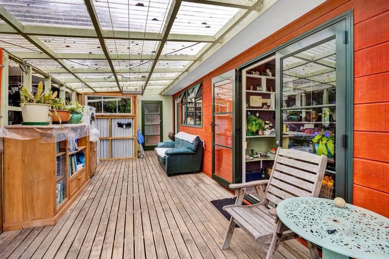 Photo of property in 242 Bridge Street, Eltham, 4322