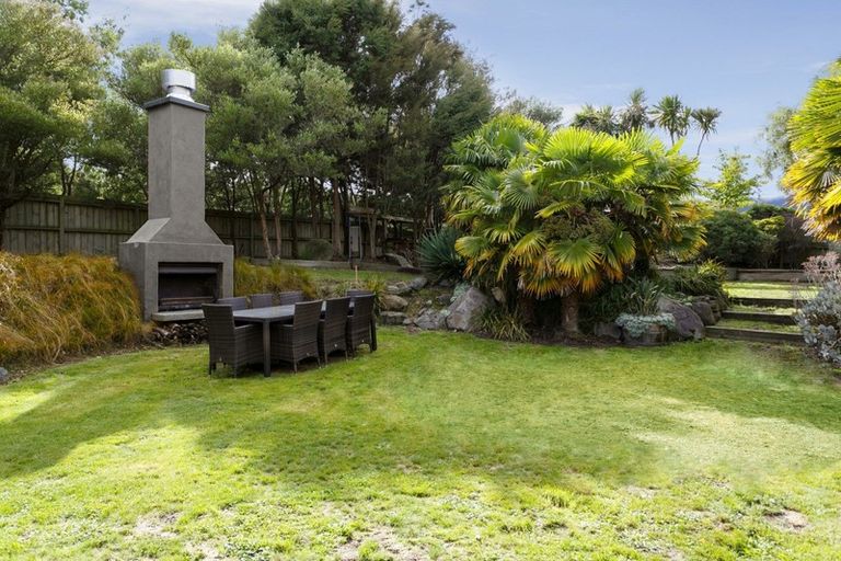 Photo of property in 6 Astelia Way, Waipahihi, Taupo, 3330