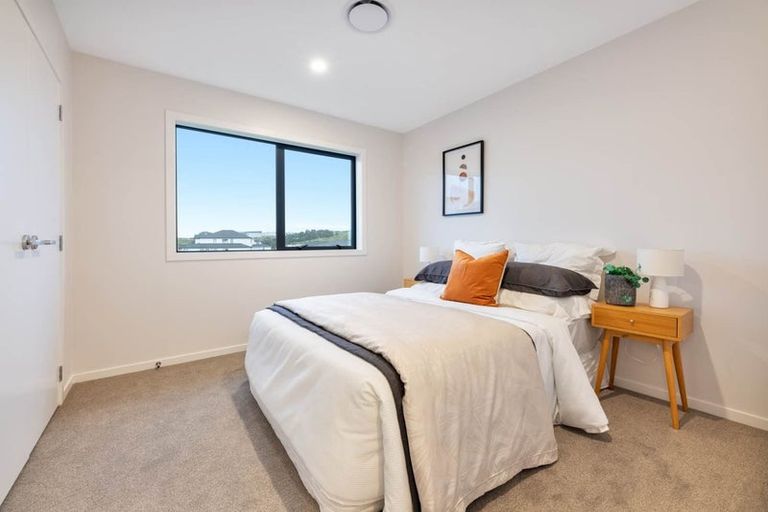 Photo of property in 11 Jack Hawken Lane, Silverdale, 0932