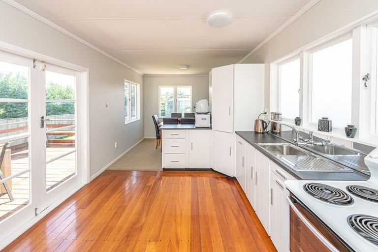 Photo of property in 70 Purnell Street, College Estate, Whanganui, 4500