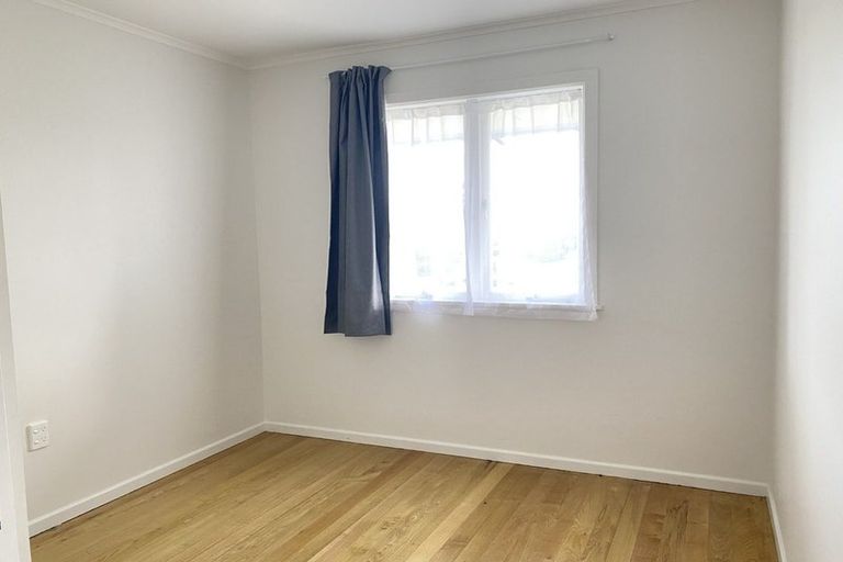 Photo of property in 100 Triangle Road, Massey, Auckland, 0614