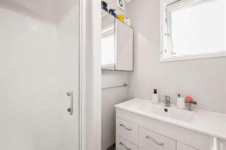 Photo of property in 8 Thackeray Place, Owhata, Rotorua, 3010