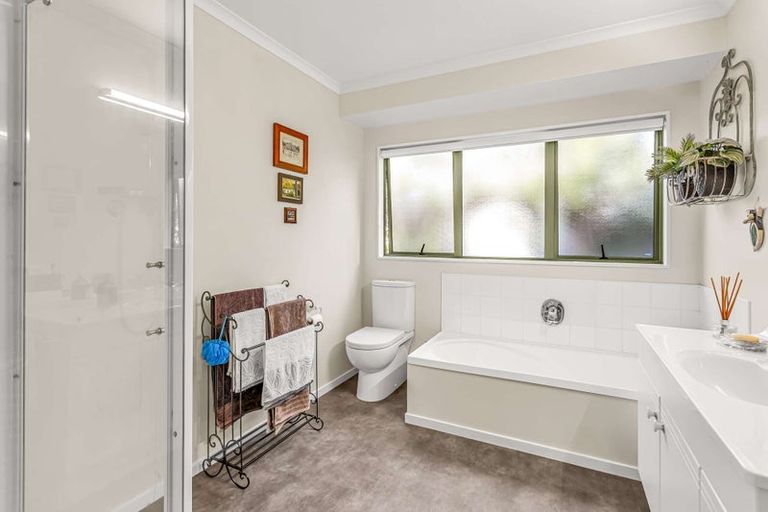 Photo of property in 4 Mayfair Close, Whitianga, 3510