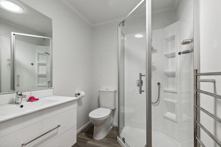 Photo of property in 6/9 Surrey Street, Tawa, Wellington, 5028