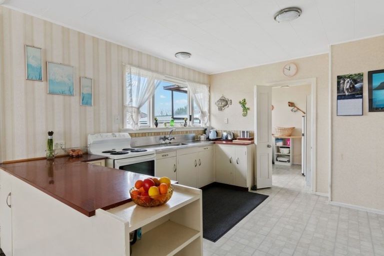 Photo of property in 12 Glenora Place, Hornby, Christchurch, 8042