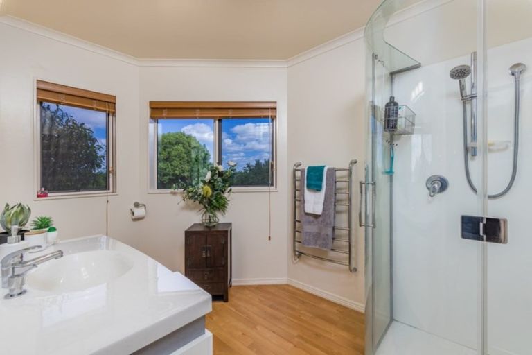 Photo of property in 16 Glen Bruce Place, Ngararatunua, Whangarei, 0176