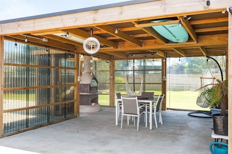 Photo of property in 20 Cook Street, Carters Beach, Westport, 7825