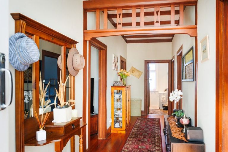 Photo of property in 8 Burns Avenue, Takaro, Palmerston North, 4412