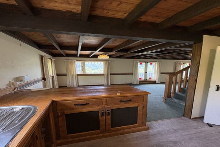 Photo of property in 11 Mcmanaway Grove, Stokes Valley, Lower Hutt, 5019