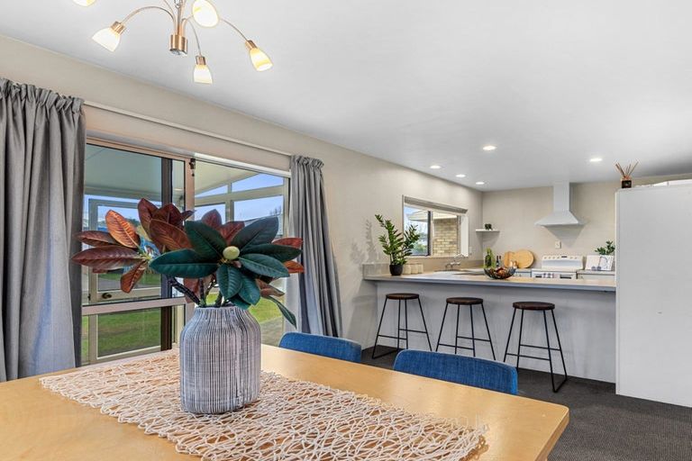 Photo of property in 72 Evans Road, Papamoa Beach, Papamoa, 3118