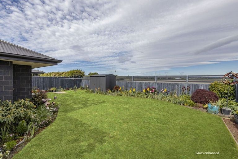 Photo of property in 43 Westpark Boulevard, Rangiora, 7400