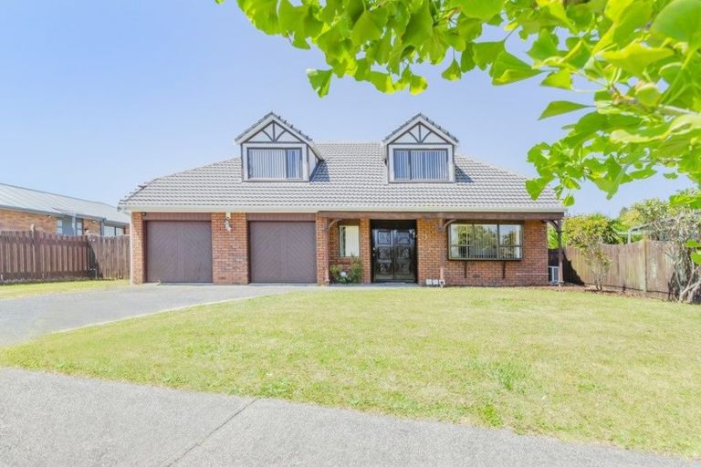 Photo of property in 71 St Annes Crescent, Wattle Downs, Auckland, 2103