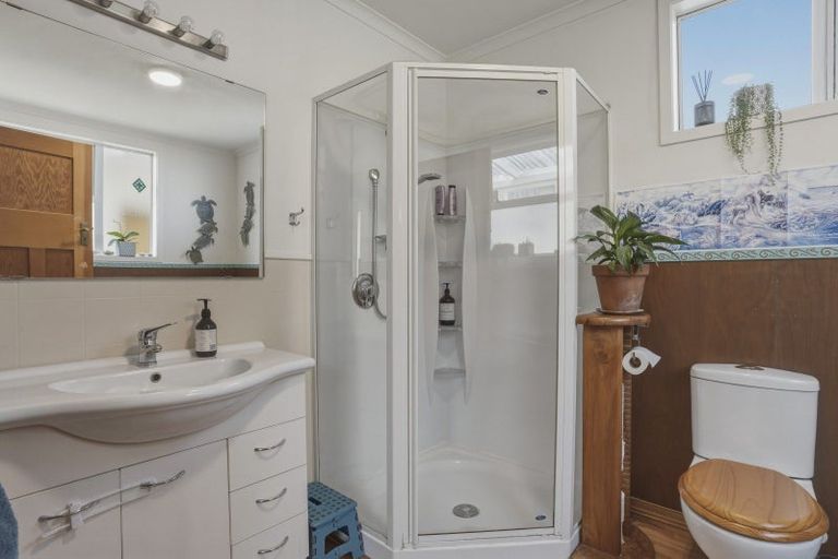 Photo of property in 11 Monowai Road, Ravensbourne, Dunedin, 9022