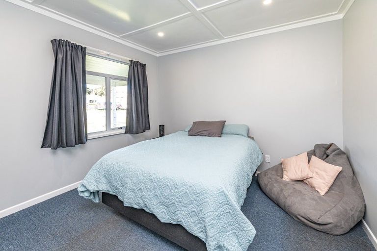 Photo of property in 17 Matai Street, Castlecliff, Whanganui, 4501