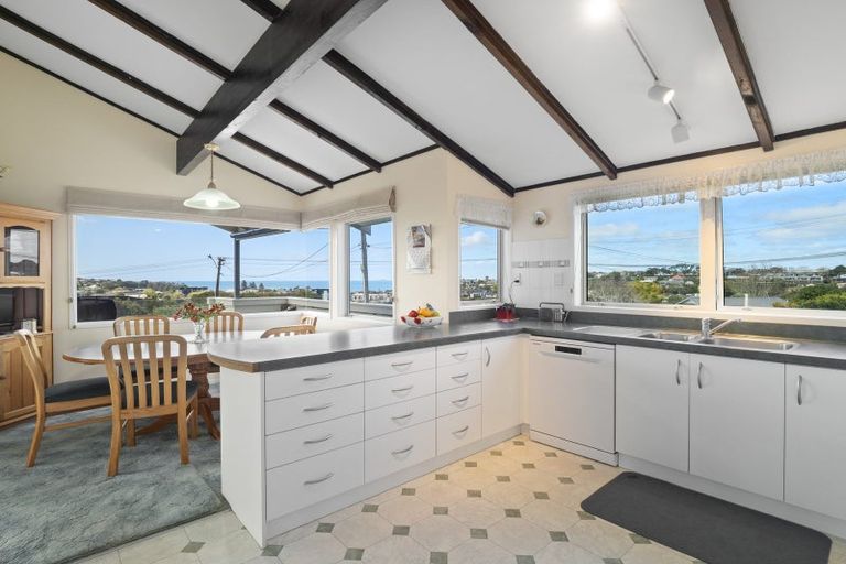 Photo of property in 1/9 Nigel Road, Browns Bay, Auckland, 0630
