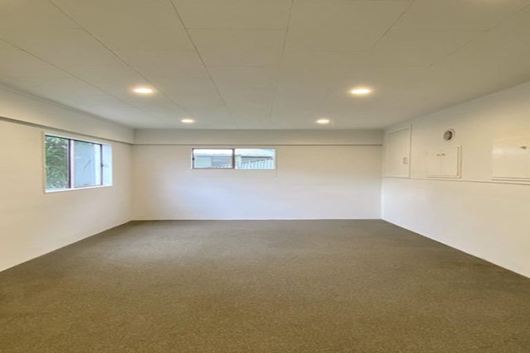 Photo of property in 5 Alleyne Court, Brown Owl, Upper Hutt, 5018