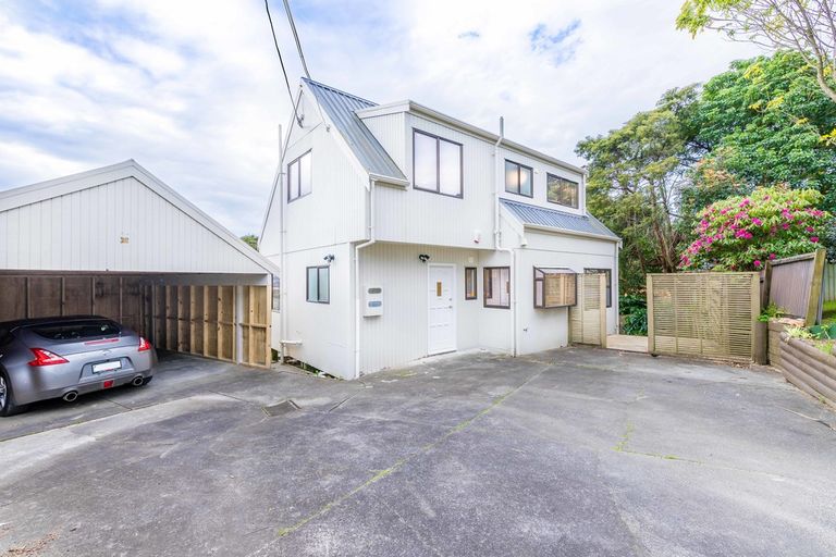 Photo of property in 2/120 Sunnyside Road, Sunnyvale, Auckland, 0612