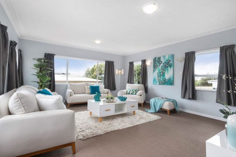 Photo of property in 56 Lynwood Road, New Lynn, Auckland, 0600