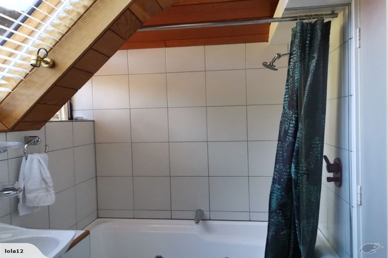 Photo of property in 86 Blue Mountains Road, Pinehaven, Upper Hutt, 5019