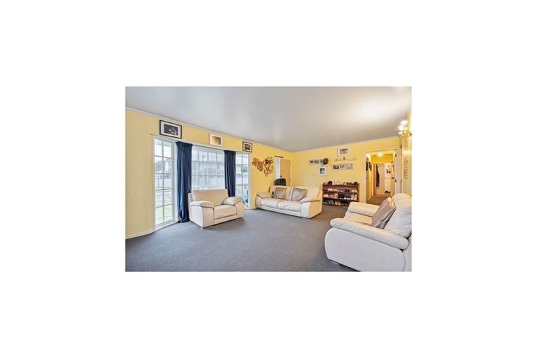 Photo of property in 1 Iris Place, Clendon Park, Auckland, 2103