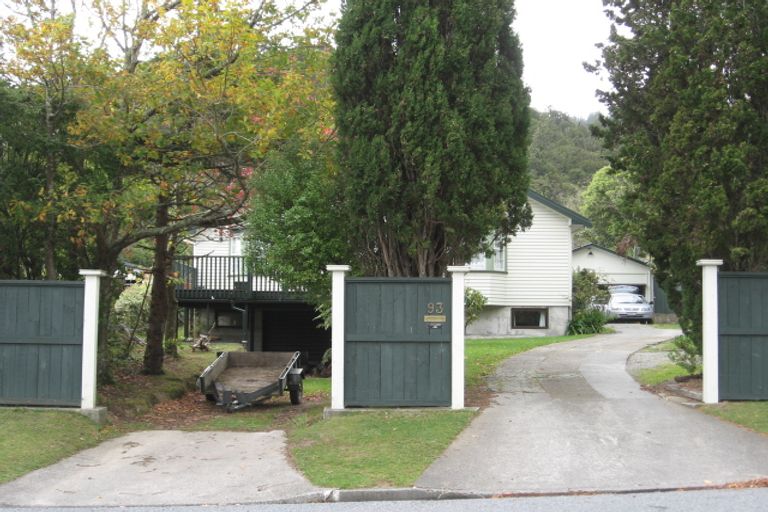 Photo of property in 93 Horoeka Street, Stokes Valley, Lower Hutt, 5019