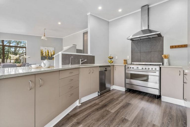 Photo of property in 55 Tram Valley Road, Swanson, Auckland, 0614