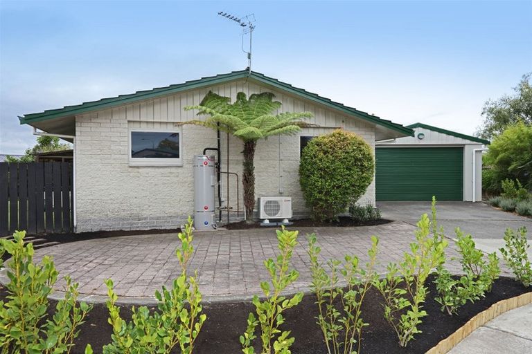 Photo of property in 10 Carl Avenue, Havelock North, 4130